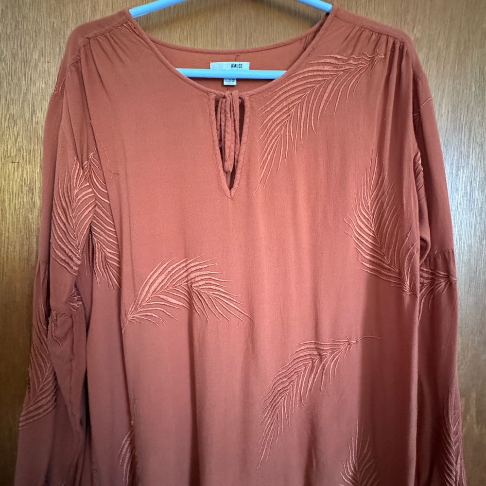 Amuse Society Rust Feather-Embossed Long Sleeve Top